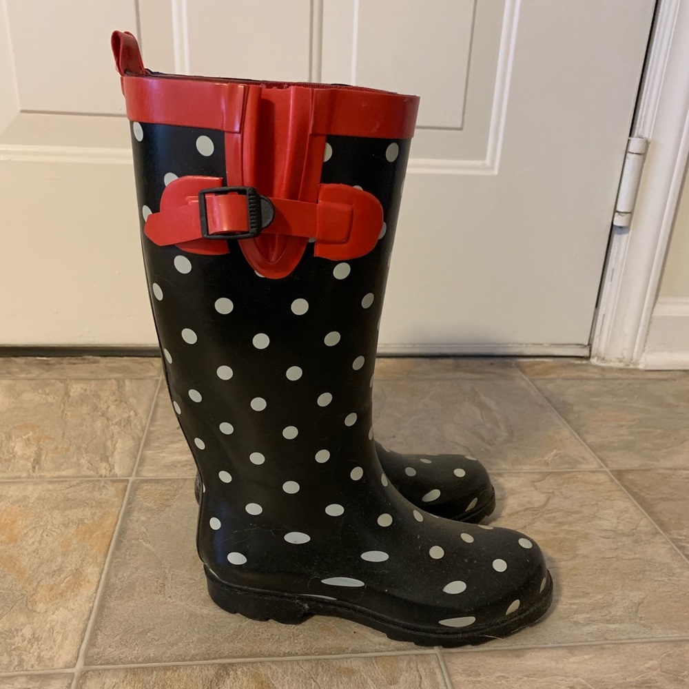 Rain boots size 6